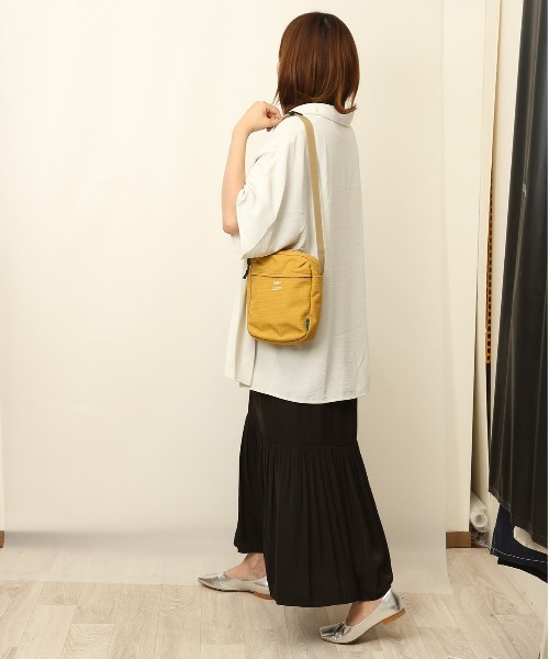 anello(アネロ)の「anello ファン ミニショルダー(ショルダーバッグ・レディース・グレー/マスタード/ブラック/ライトグレー/ブルーグレー・FREE)」の21枚目の写真