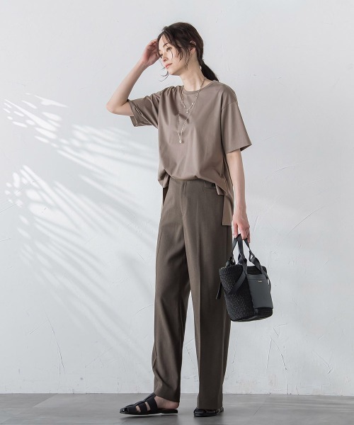 LAUTREAMONT(ロートレアモン)の「【WEB限定】【3サイズ】コットン汗じみ防止カットソー≪洗える/接触冷感≫(Tシャツ/カットソー・レディース・チャコールグレー/ホワイト/イエロー/ピンク/ベージュ/ブラック/キャメル/グリーン/ブルー/オレンジ・11号/7号/9号)」の21枚目の写真