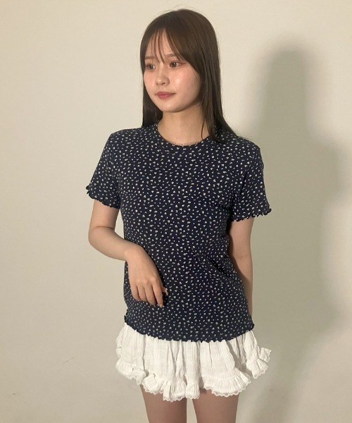 .KOM（ドットコム）の「A'GEM/9 × .kom 『.KOM/ドットケーオーエム』 フラワープリントメロウトップス（Tシャツ/カットソー・レディース・ネイビー/アイボリー/グレー・FREE）」の3枚目の写真