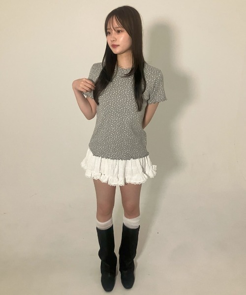 .KOM（ドットコム）の「A'GEM/9 × .kom 『.KOM/ドットケーオーエム』 フラワープリントメロウトップス（Tシャツ/カットソー・レディース・ネイビー/アイボリー/グレー・FREE）」の8枚目の写真