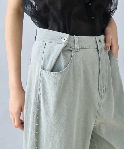 Settimissimo（セッティミッシモ）の「ウエストタック サイドスタッズ ワイドデニム（デニムパンツ・レディース・ブルー/ブラック・FREE）」の5枚目の写真