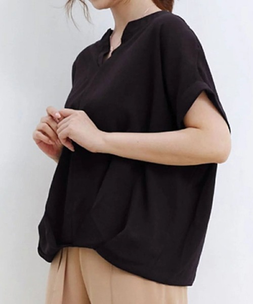 MAISON DE THERESE(メゾン ド テレーズ)の「Vネック タックブラウス(シャツ/ブラウス・レディース・ブラック/グリーン/ホワイト/ネイビー/ブルー・FREE)」の10枚目の写真
