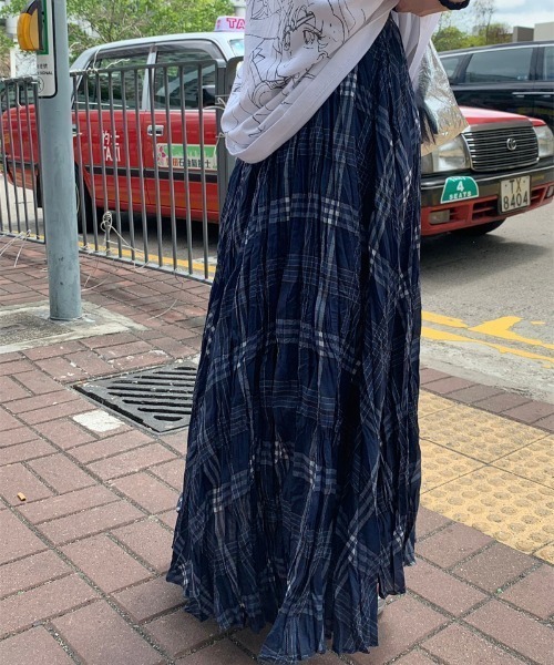 FAVORITO(ファヴォリート)の「ハイウエストゴム付きポケット付きスカート(スカート・レディース・ネイビー・F)」の7枚目の写真