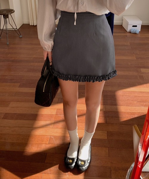 DAY CLOSET（デイ クローゼット）の「レディース 韓国っぽ台形シルエットタイトフリルミニスカート（スカート・レディース・アイボリー/ブラック/グレー・S/M/L）」の9枚目の写真