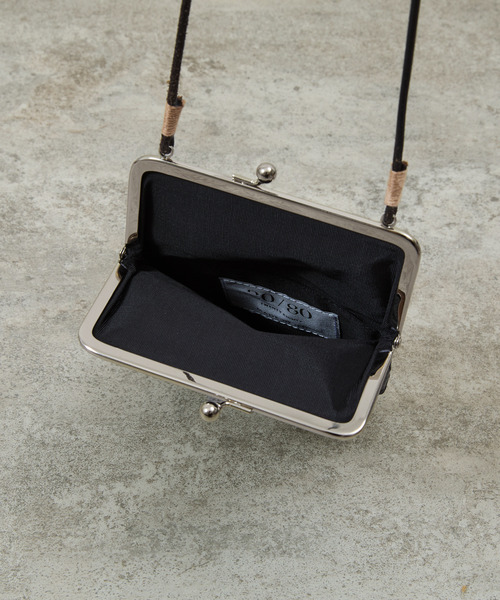20/80(テゥエンティーエイティー)の「20/80 トゥエンティーエイティー / SHRINK LEATHER GAMAGUCHI SQUARE SHOULDER BAG シュリンクレザーがま口ショルダーバッグ / S079(ショルダーバッグ・メンズ・ブラック・FREE)」の8枚目の写真