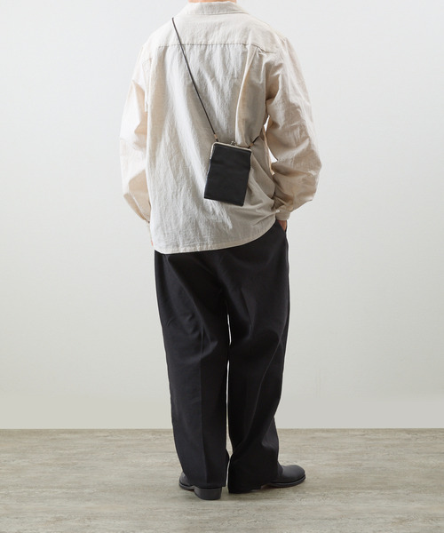 20/80(テゥエンティーエイティー)の「20/80 トゥエンティーエイティー / SHRINK LEATHER GAMAGUCHI SQUARE SHOULDER BAG シュリンクレザーがま口ショルダーバッグ / S079(ショルダーバッグ・メンズ・ブラック・FREE)」の3枚目の写真