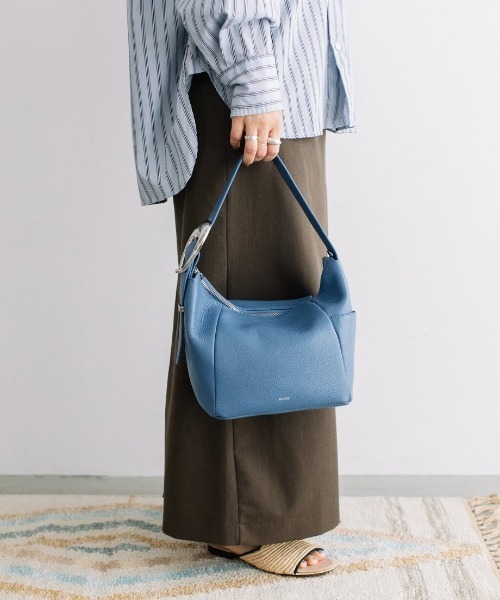 Beau're(ヴュレ)の「【BEAURE/ビュレ】Cow Leather ベルト ワンショルダー Bag(ショルダーバッグ・レディース・シルバー/サックスブルー/ブラック・FREE)」の7枚目の写真