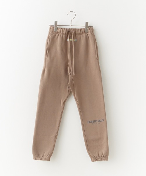 FOG ESSENTIALS(エフオージーエッセンシャルズ)の「FOG ESSENTIALS/エッセンシャルズ 21SSKIDS SWEAT PANTS スウェットパンツ(スウェットパンツ・キッズ・ベージュ/ダークベージュ/オートミール/モスグリーン/クリーム・S/M/XS)」の1枚目の写真