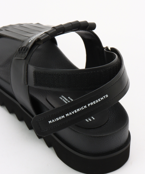 MAISON MAVERICK PRESENTS(メゾンマベリックプレゼンツ)の「MAISON MAVERICK PRESENTS/メゾンマベリックプレゼンツ MMP NEW TASSEL サンダル(サンダル・レディース・ブラック/シルバー・22.5cm/23.5cm/24.5cm)」の7枚目の写真