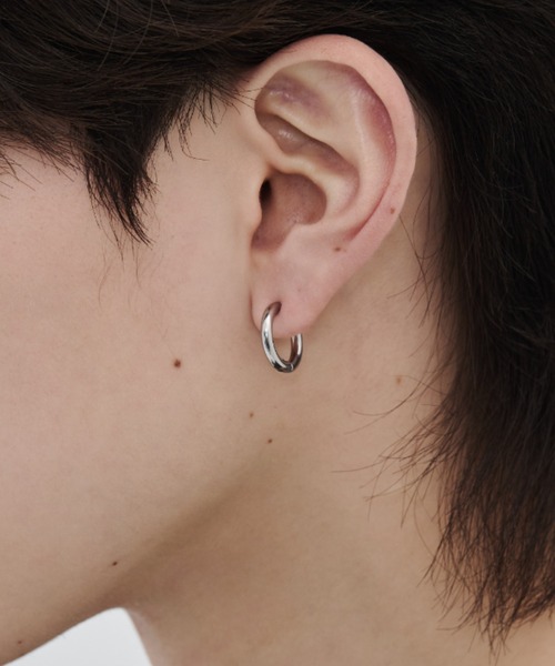 WYZ surgical stainless(ダブリューワイジィーサージカルステンレス)の「【 金属アレルギー対応 】4サイズ展開 サージカルステンレス シンプルフープイヤリング(両耳用)(イヤリング・メンズ・ゴールド/シルバー・8/10/12/14)」の11枚目の写真