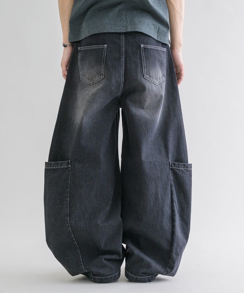 EPNK(イーピーエヌケー)の「【EPNK】Large pocket easy denim pants / ラージポケットイージーデニムパンツ(デニムパンツ・メンズ・ブラック/ブラック系その他・SMALL/MEDIUM/LARGE)」の6枚目の写真