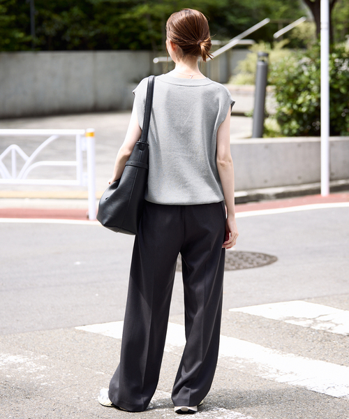 SLOBE IENA(スローブイエナ)の「《WEB限定/追加》総針Vネック ニットベスト(ベスト・レディース・ブラック/アイボリー/チャコールグレー・FREE)」の20枚目の写真