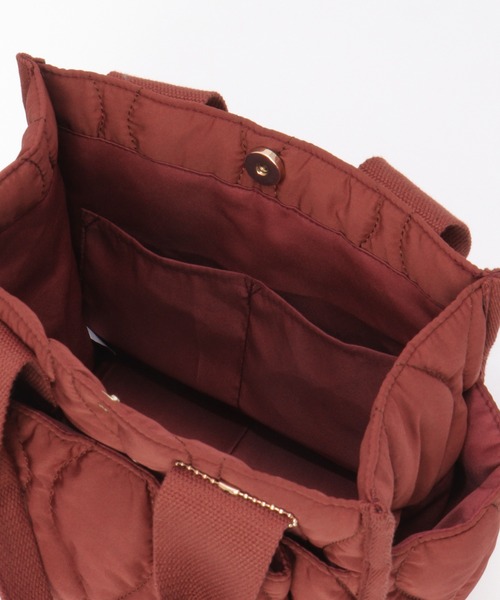 ikka（イッカ）の「【軽量】キルティング多ポケトートバッグ（トートバッグ・レディース・ワイン/ブラック/シルバーグレー/ブルー/グレー/オフホワイト・FREE）」の16枚目の写真