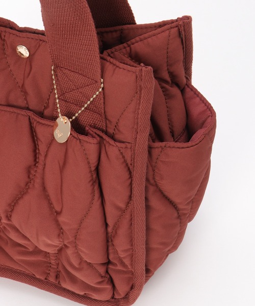 ikka（イッカ）の「【軽量】キルティング多ポケトートバッグ（トートバッグ・レディース・ワイン/ブラック/シルバーグレー/ブルー/グレー/オフホワイト・FREE）」の12枚目の写真