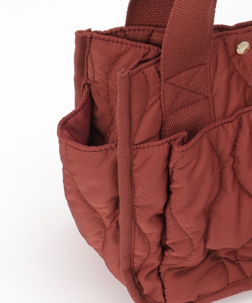 ikka（イッカ）の「【軽量】キルティング多ポケトートバッグ（トートバッグ・レディース・ワイン/ブラック/シルバーグレー/ブルー/グレー/オフホワイト・FREE）」の7枚目の写真