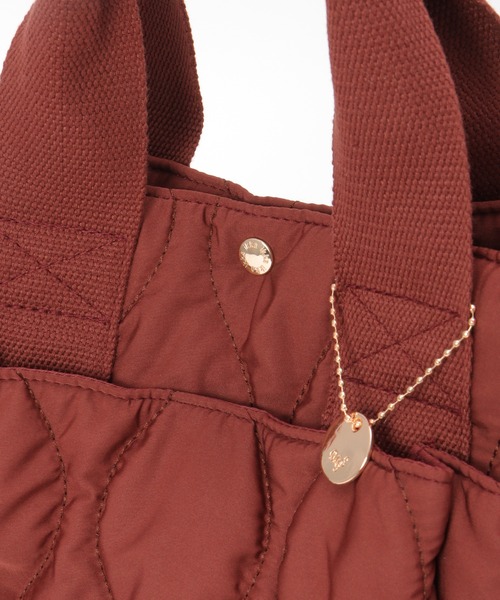 ikka（イッカ）の「【軽量】キルティング多ポケトートバッグ（トートバッグ・レディース・ワイン/ブラック/シルバーグレー/ブルー/グレー/オフホワイト・FREE）」の13枚目の写真