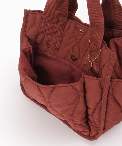 ikka（イッカ）の「【軽量】キルティング多ポケトートバッグ（トートバッグ・レディース・ワイン/ブラック/シルバーグレー/ブルー/グレー/オフホワイト・FREE）」の14枚目の写真