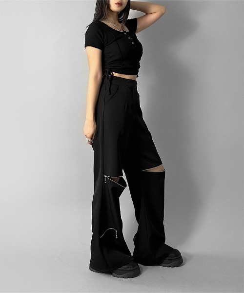 LVEU.(ラブユ.)の「【LVEU.】サイドシャーリングクロップドトップス / トップス カットソー リブ 半袖 シャーリング ボタン Uネック クロップド ショート ブラック ホワイト ネイビー(Tシャツ/カットソー・レディース・ホワイト/ブラック/ネイビー・FREE)」の17枚目の写真