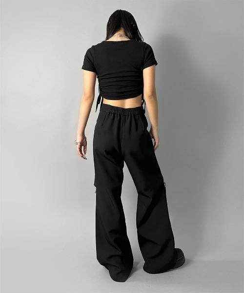 LVEU.(ラブユ.)の「【LVEU.】サイドシャーリングクロップドトップス / トップス カットソー リブ 半袖 シャーリング ボタン Uネック クロップド ショート ブラック ホワイト ネイビー(Tシャツ/カットソー・レディース・ホワイト/ブラック/ネイビー・FREE)」の18枚目の写真