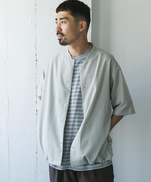 URBAN RESEARCH DOORS（アーバンリサーチドアーズ）の「『UR TECH DRYLUXE』ショートスリーブブルゾン（ブルゾン・メンズ・グリーン/ベージュ系その他/ネイビー・LARGE/X-LARGE/MEDIUM）」の13枚目の写真