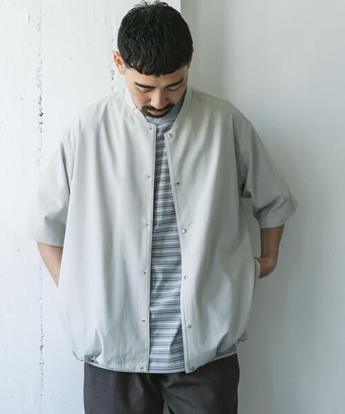 URBAN RESEARCH DOORS（アーバンリサーチドアーズ）の「『UR TECH DRYLUXE』ショートスリーブブルゾン（ブルゾン・メンズ・グリーン/ベージュ系その他/ネイビー・LARGE/X-LARGE/MEDIUM）」の4枚目の写真