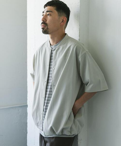 URBAN RESEARCH DOORS（アーバンリサーチドアーズ）の「『UR TECH DRYLUXE』ショートスリーブブルゾン（ブルゾン・メンズ・グリーン/ベージュ系その他/ネイビー・LARGE/X-LARGE/MEDIUM）」の5枚目の写真