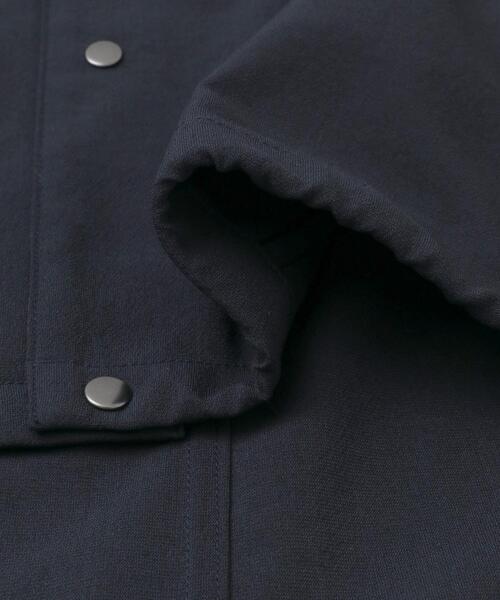 URBAN RESEARCH DOORS（アーバンリサーチドアーズ）の「『UR TECH DRYLUXE』ショートスリーブブルゾン（ブルゾン・メンズ・グリーン/ベージュ系その他/ネイビー・LARGE/X-LARGE/MEDIUM）」の9枚目の写真