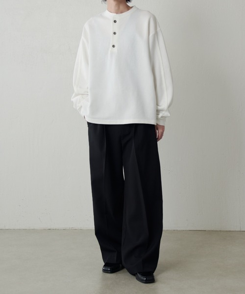 Lui's（ルイス）の「ダブルクロス タックワイドパンツ（スラックス・メンズ・アッシュグレー/ブラック/モカ・M/S）」の11枚目の写真