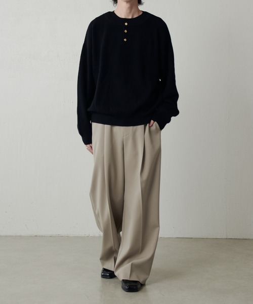 Lui's（ルイス）の「ダブルクロス タックワイドパンツ（スラックス・メンズ・アッシュグレー/ブラック/モカ・M/S）」の12枚目の写真