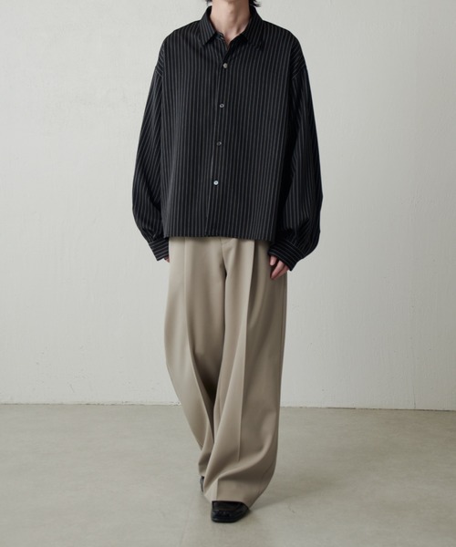 Lui's（ルイス）の「ダブルクロス タックワイドパンツ（スラックス・メンズ・アッシュグレー/ブラック/モカ・M/S）」の13枚目の写真