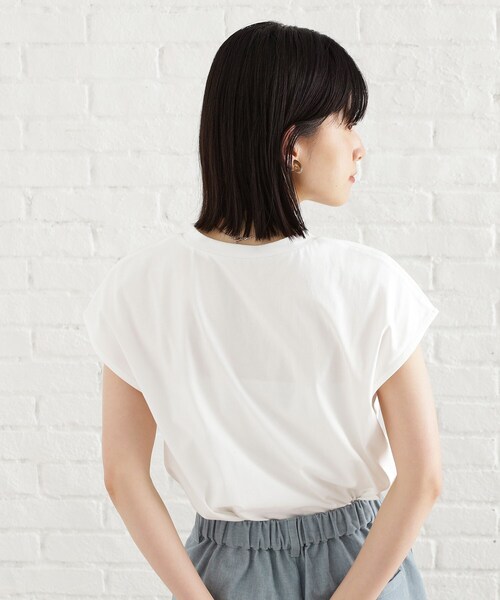 THE SHOP TK (ザ ショップ ティーケー )の「合皮パイピングフレンチTシャツ【洗える】(Tシャツ/カットソー・レディース・オフホワイト/ブラウン系/ブラック・13/12)」の4枚目の写真