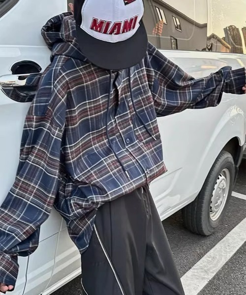 link lot（リンクロット）の「フード付きダークチェックシャツ（シャツ/ブラウス・メンズ・ネイビー・M）」の5枚目の写真