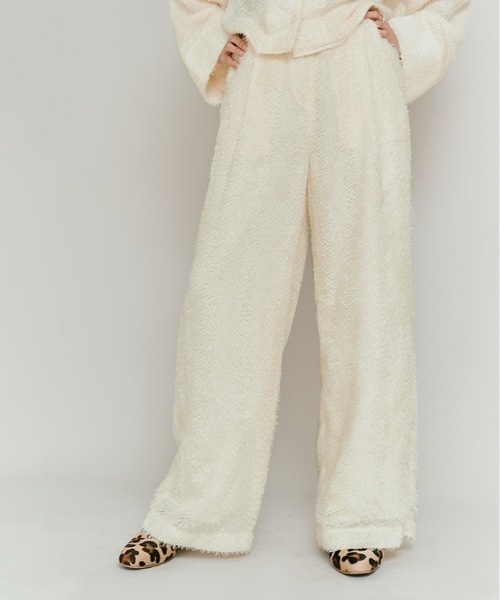 W:Huku（フーク）の「フェザーヤーン ハイウエスト タック イージーパンツ / Feather Yarn High-Waisted Tuck Pants（その他パンツ・レディース・ブラック/アイボリー・M/L）」の2枚目の写真