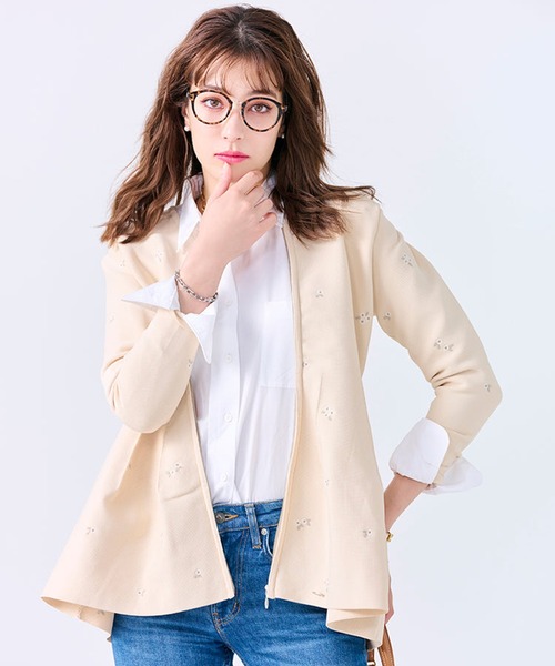 Chesty(チェスティー)の「フローレットニットジャケット(ノーカラージャケット・レディース・ブラック/ライトベージュ/ネイビー・FREE)」の3枚目の写真