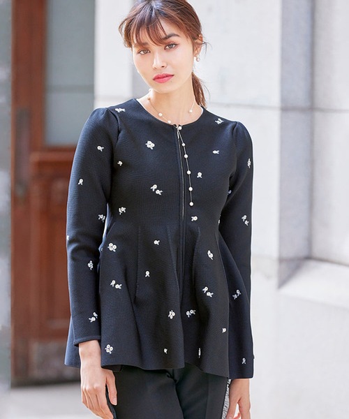 Chesty(チェスティー)の「フローレットニットジャケット(ノーカラージャケット・レディース・ブラック/ライトベージュ/ネイビー・FREE)」の8枚目の写真