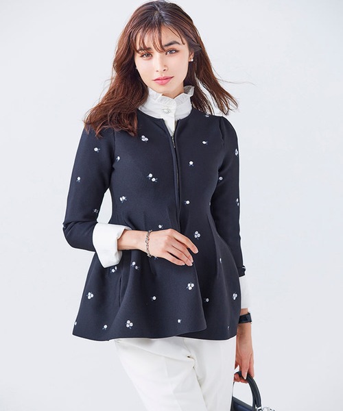 Chesty(チェスティー)の「フローレットニットジャケット(ノーカラージャケット・レディース・ブラック/ライトベージュ/ネイビー・FREE)」の12枚目の写真