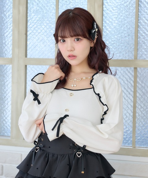 ROJITA(ロジータ)の「リボンチェーン付きボレロドッキングニット(ニット/セーター・レディース・ホワイト/ピンク/ブラック・FREE)」の2枚目の写真