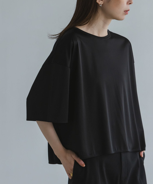 Noble(ノーブル)の「ELENI/エルニ トリアセテートサテンTシャツ(Tシャツ/カットソー・レディース・ホワイト/ブラック・FREE)」の3枚目の写真