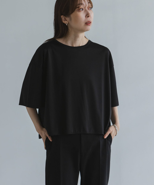 Noble(ノーブル)の「ELENI/エルニ トリアセテートサテンTシャツ(Tシャツ/カットソー・レディース・ホワイト/ブラック・FREE)」の6枚目の写真