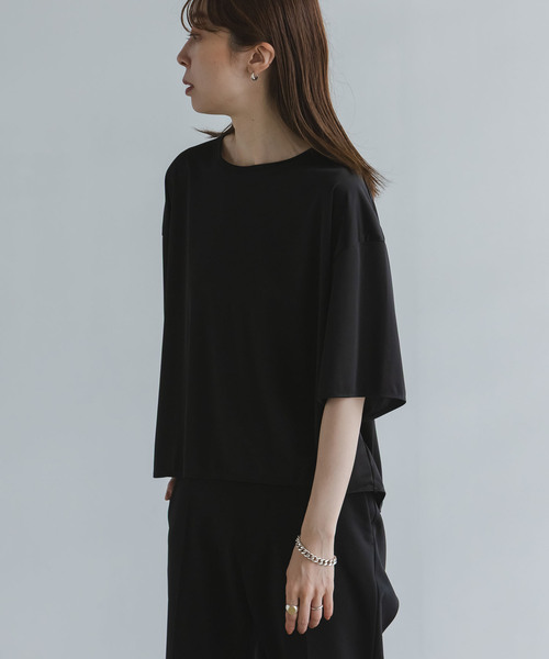 Noble(ノーブル)の「ELENI/エルニ トリアセテートサテンTシャツ(Tシャツ/カットソー・レディース・ホワイト/ブラック・FREE)」の7枚目の写真