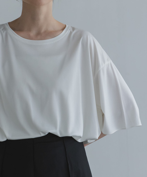 Noble(ノーブル)の「ELENI/エルニ トリアセテートサテンTシャツ(Tシャツ/カットソー・レディース・ホワイト/ブラック・FREE)」の12枚目の写真