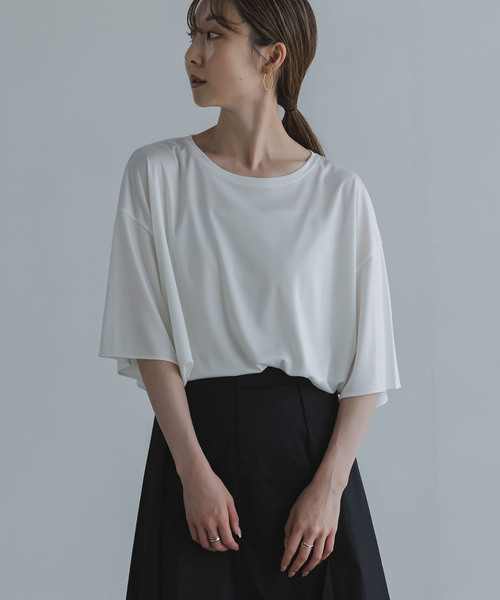 Noble(ノーブル)の「ELENI/エルニ トリアセテートサテンTシャツ(Tシャツ/カットソー・レディース・ホワイト/ブラック・FREE)」の15枚目の写真