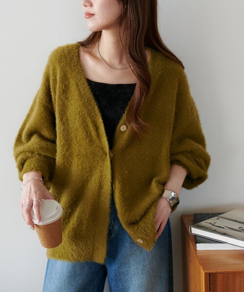 DISCOAT（ディスコート）の「フェザーヤーンカーディガン《WEB限定カラーあり》（カーディガン/ボレロ・レディース・ブラック/アイボリー/グレー/ピンク/マスタード・FREE）」の5枚目の写真