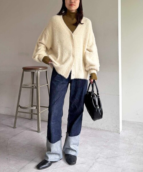 DISCOAT（ディスコート）の「フェザーヤーンカーディガン《WEB限定カラーあり》（カーディガン/ボレロ・レディース・ブラック/アイボリー/グレー/ピンク/マスタード・FREE）」の13枚目の写真