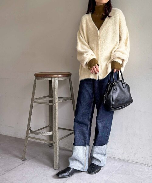 DISCOAT（ディスコート）の「フェザーヤーンカーディガン《WEB限定カラーあり》（カーディガン/ボレロ・レディース・ブラック/アイボリー/グレー/ピンク/マスタード・FREE）」の14枚目の写真