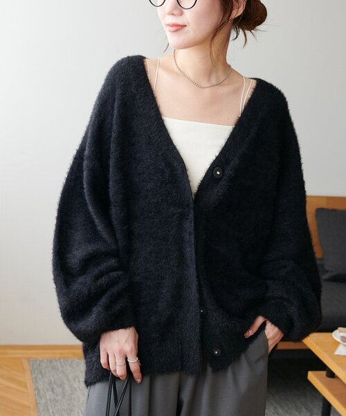 DISCOAT（ディスコート）の「フェザーヤーンカーディガン《WEB限定カラーあり》（カーディガン/ボレロ・レディース・ブラック/アイボリー/グレー/ピンク/マスタード・FREE）」の15枚目の写真