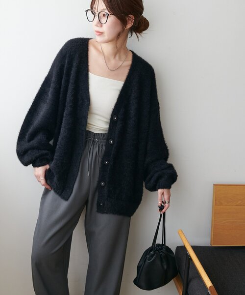 DISCOAT（ディスコート）の「フェザーヤーンカーディガン《WEB限定カラーあり》（カーディガン/ボレロ・レディース・ブラック/アイボリー/グレー/ピンク/マスタード・FREE）」の18枚目の写真