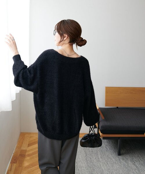 DISCOAT（ディスコート）の「フェザーヤーンカーディガン《WEB限定カラーあり》（カーディガン/ボレロ・レディース・ブラック/アイボリー/グレー/ピンク/マスタード・FREE）」の20枚目の写真