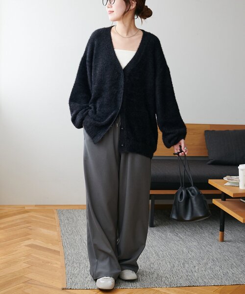 DISCOAT（ディスコート）の「フェザーヤーンカーディガン《WEB限定カラーあり》（カーディガン/ボレロ・レディース・ブラック/アイボリー/グレー/ピンク/マスタード・FREE）」の22枚目の写真