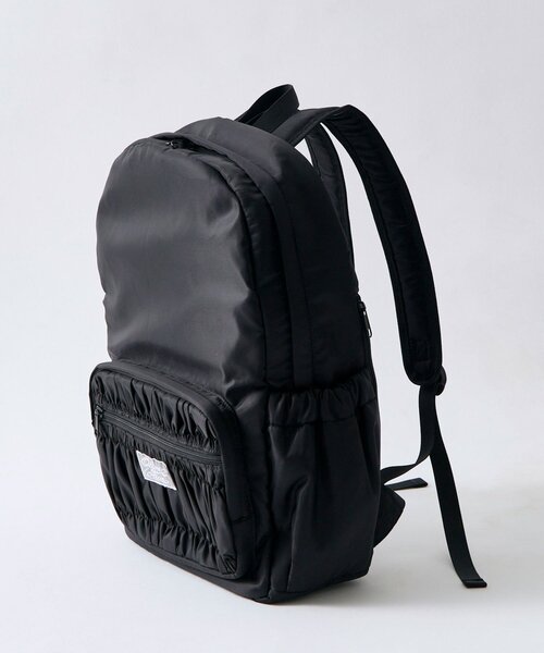 OLIVE des OLIVE(オリーブデオリーブ)の「【A4サイズ対応/多機能】シャーリングポケットリュック(バックパック/リュック・レディース・ブラック/アイボリー・FREE)」の1枚目の写真